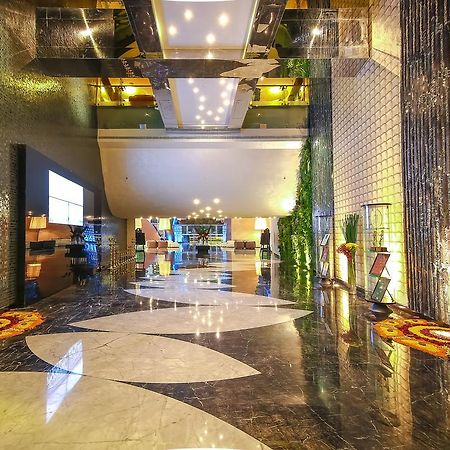 Hotel Sahara Star Mumbai Dış mekan fotoğraf Lobby
