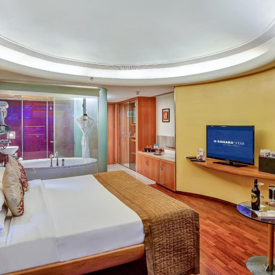 Hotel Sahara Star Mumbai Dış mekan fotoğraf A room at the Taj Bengal