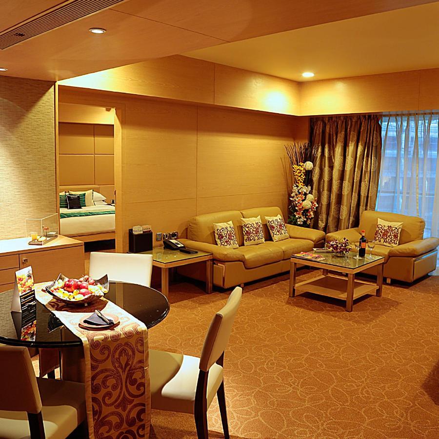 Hotel Sahara Star Mumbai Dış mekan fotoğraf A suite at the hotel