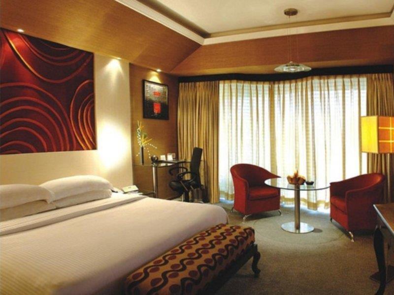 Hotel Sahara Star Mumbai Dış mekan fotoğraf A room at the Taj Bengal