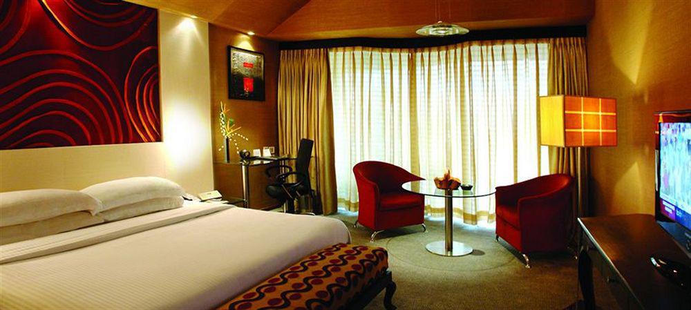 Hotel Sahara Star Mumbai Oda fotoğraf A room at the Taj Bengal